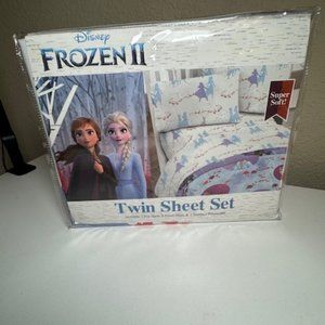 Disney Frozen II 3 Piece Twin Sheet Set Elsa & Ann